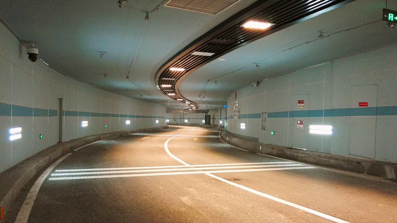 重慶解放（fàng）碑隧道.jpg